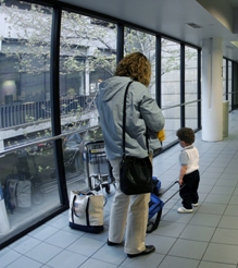 travel_booking_internet_for_price_and_convenience.jpg